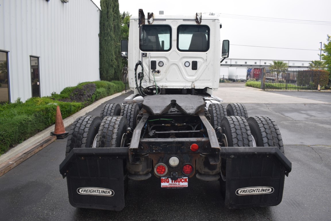 2016 Freightliner Cascadia Day Cab For Sale