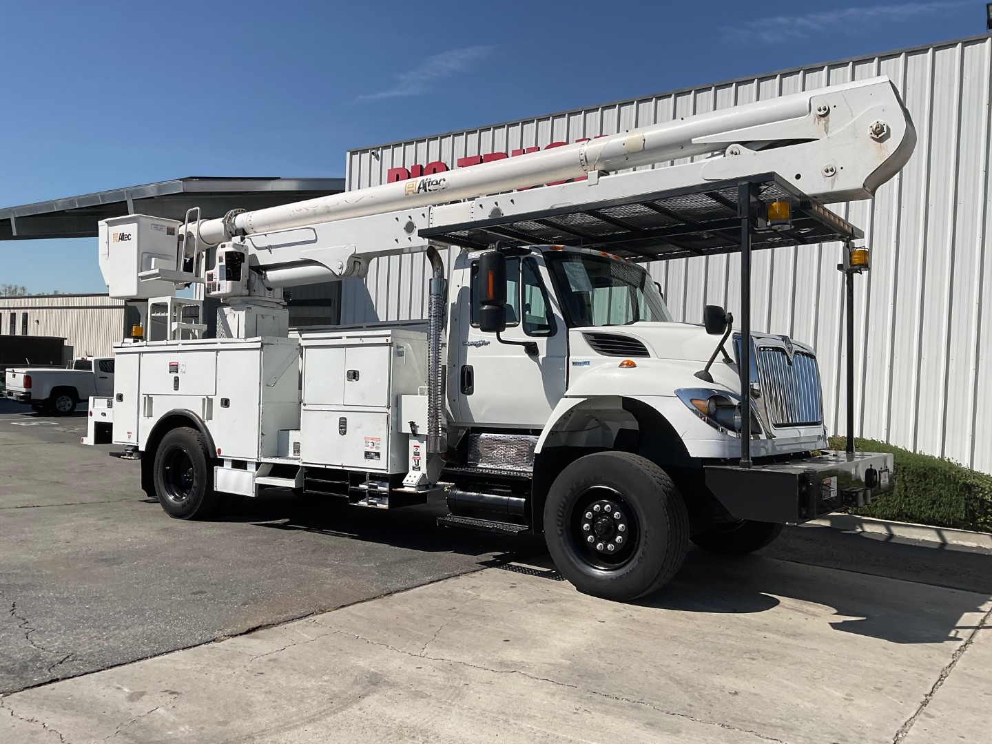 2012 International 7500 Altec AA60E 65' Bucket Truck For Sale
