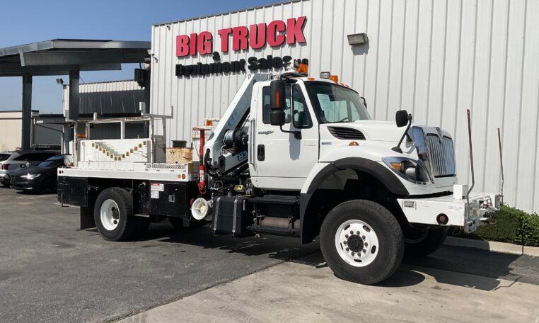 2011 International 7400 4x4 