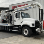 A 2014 Peterbilt 348 Vac Con VPD4211LHAEN-0 Vacuum Truck