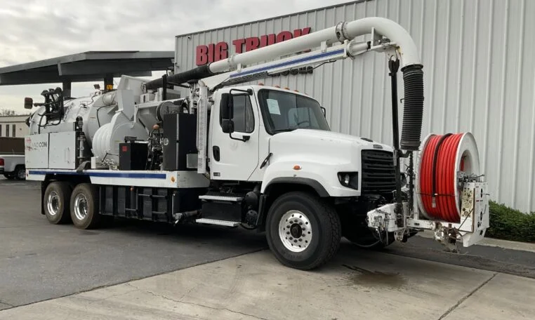 2015 Freightliner 114SD Vaccon V305SHAZ Vacuum Truck