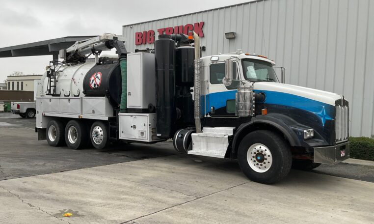A 2014 Kenworth T800 Vactor HXX Hydro Excavation Truckby Big Truck & Equipment Sales
