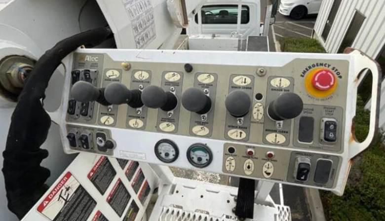 Used digger derrick truck for utility work