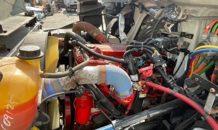  hydraulic system inside a 2015 International 4300 Altec AA55 60' Bucket Truck