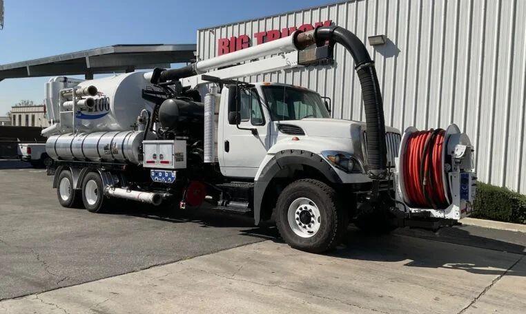 2013 International 7600 Vactor 2100 Plus Hydro Excavation Truck