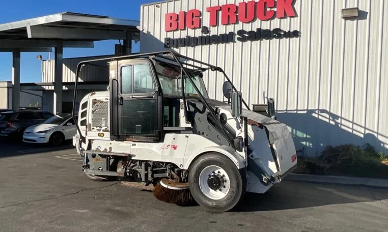 2018 Elgin Pelican CNG Street Sweeper
