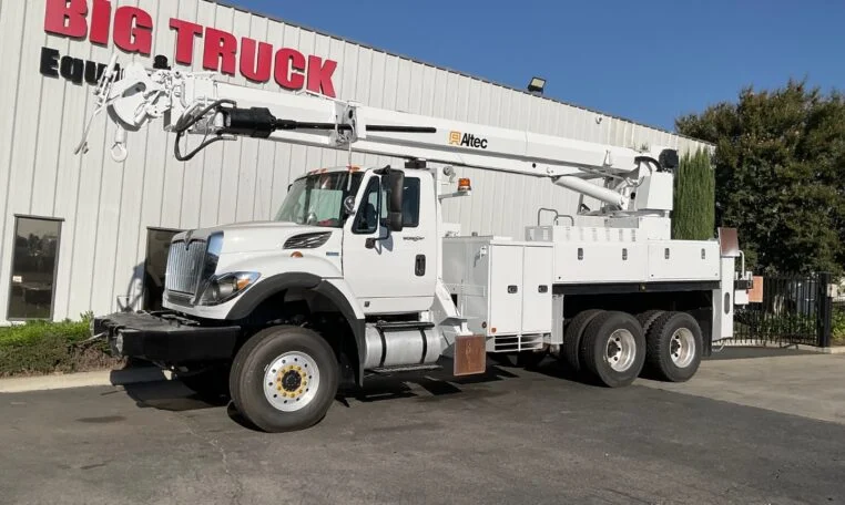 2012 International 7400 6x6 Altec D4065A-TR Digger Derrick Truck