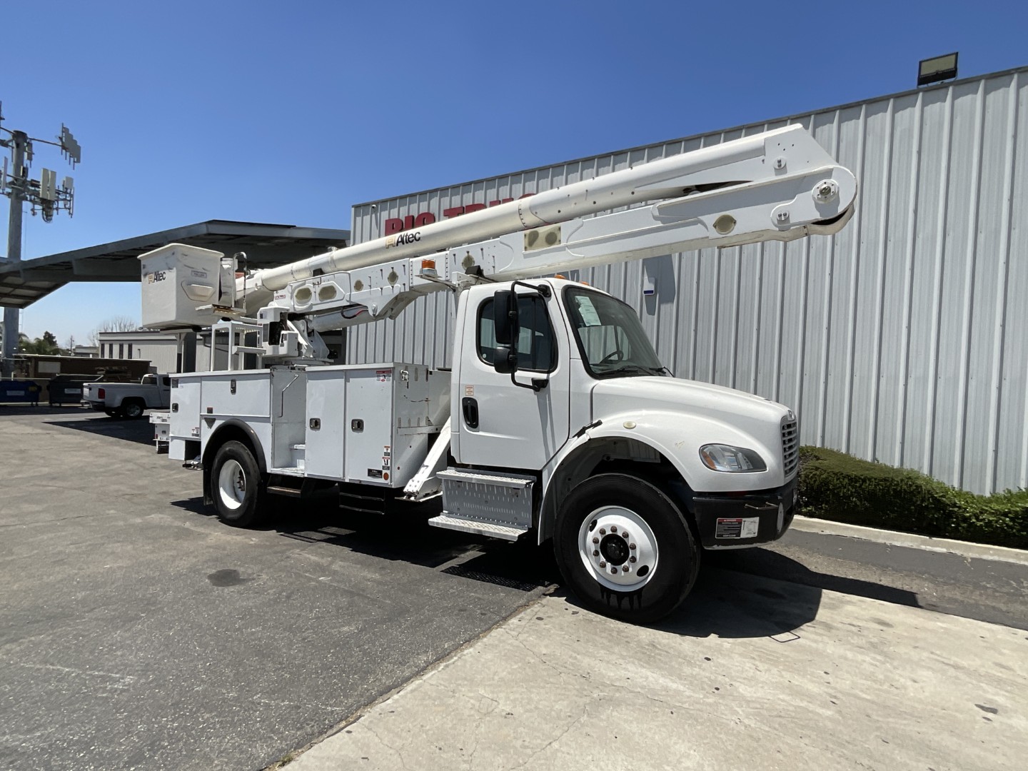 2019 Freightliner M2 Altec AA55 60' Bucket Truck